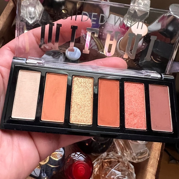 New Milani eyeshadow palettes, almost new I have only swatched them. - Picture 7 of 8